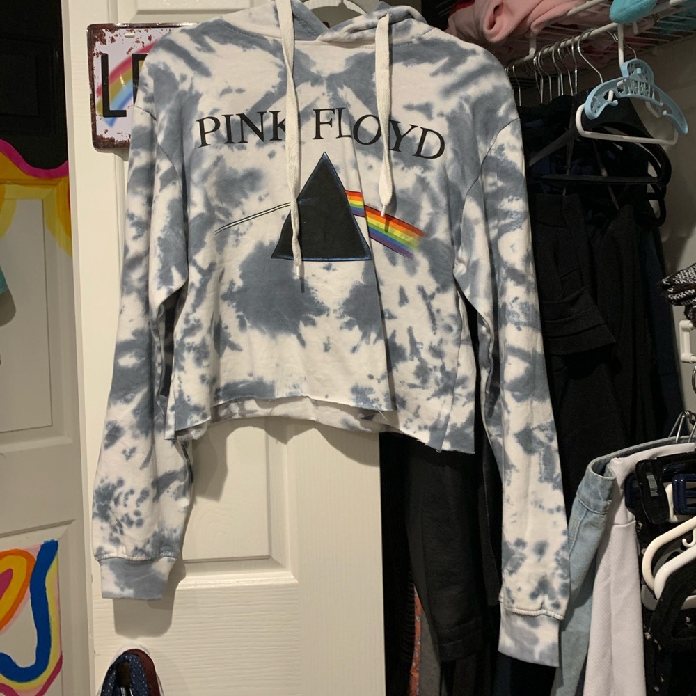 CROPPED TIE DYE PINK FLOYD HOODIE SIZE SMALL BUT RUNS BIG SO CAN FIT M AND L